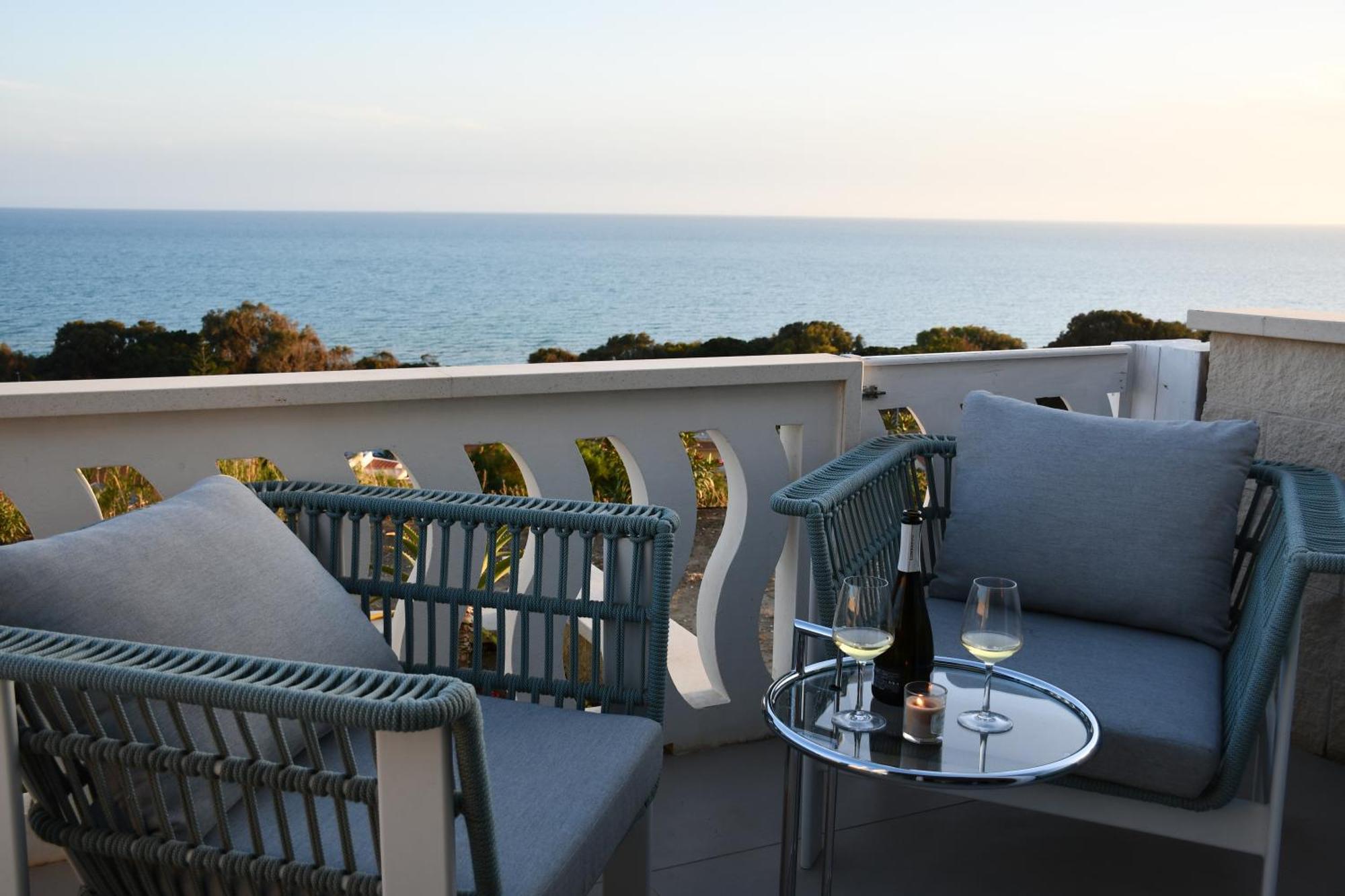 Guest house Terrazze Naos 2*