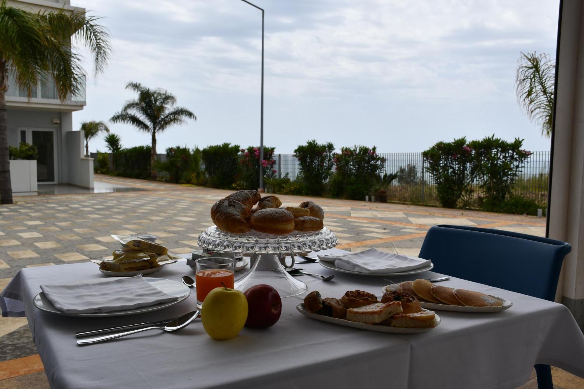 Guest house Terrazze Naos 2*